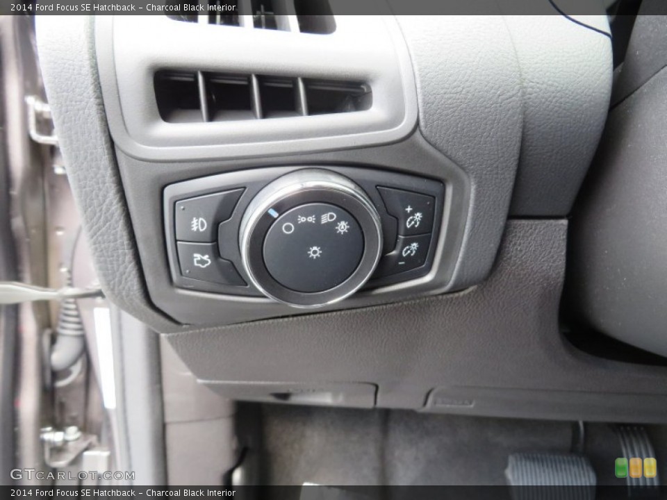 Charcoal Black Interior Controls for the 2014 Ford Focus SE Hatchback #87163632