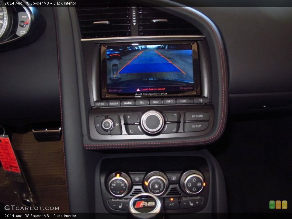 Black Interior Controls for the 2014 Audi R8 Spyder V8 #87167004