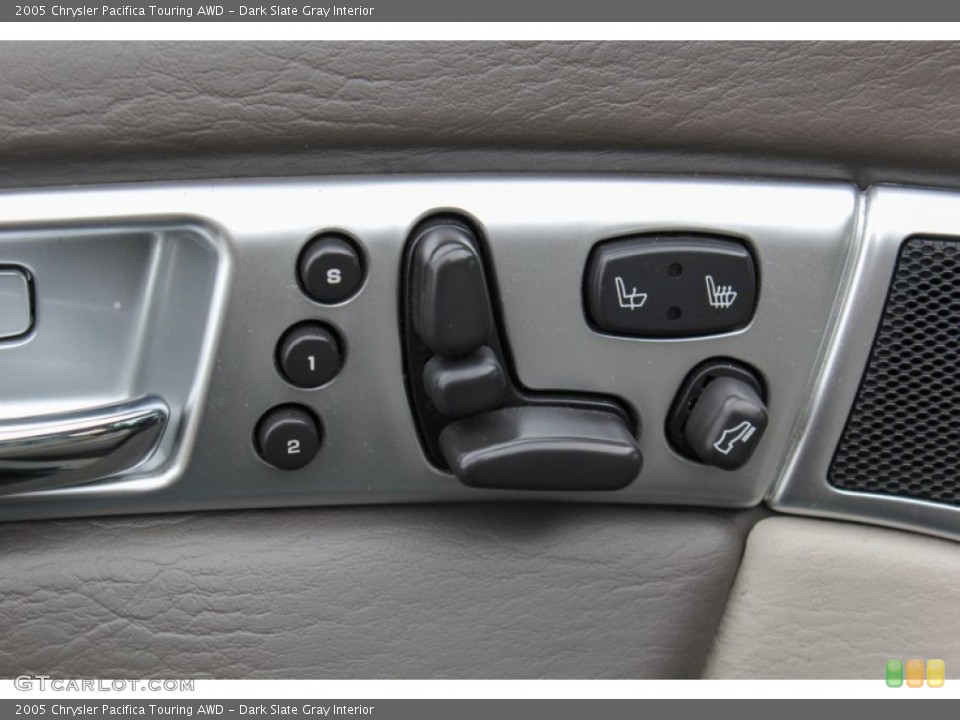 Dark Slate Gray Interior Controls for the 2005 Chrysler Pacifica Touring AWD #87180597