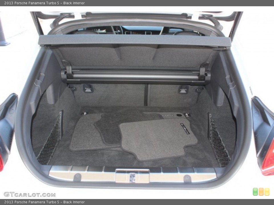 Black Interior Trunk for the 2013 Porsche Panamera Turbo S #87233568