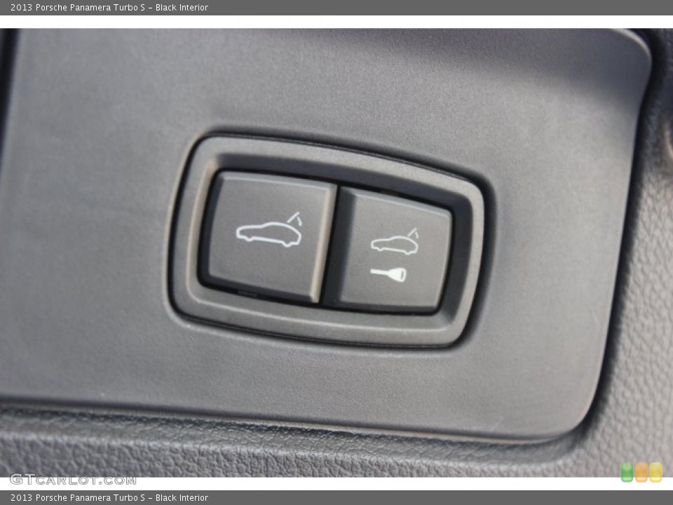 Black Interior Controls for the 2013 Porsche Panamera Turbo S #87233589