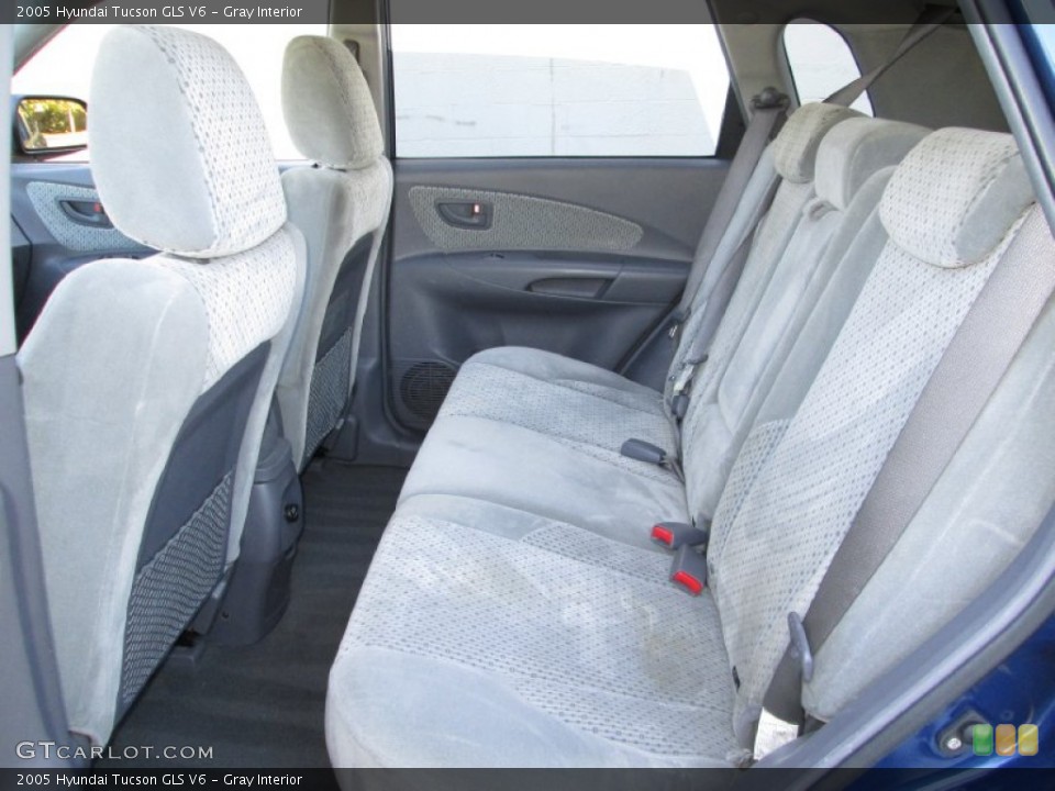 Gray Interior Rear Seat for the 2005 Hyundai Tucson GLS V6 #87233697