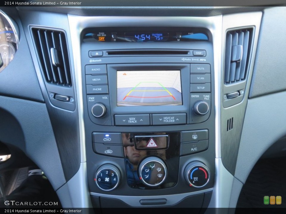 Gray Interior Controls for the 2014 Hyundai Sonata Limited #87256131