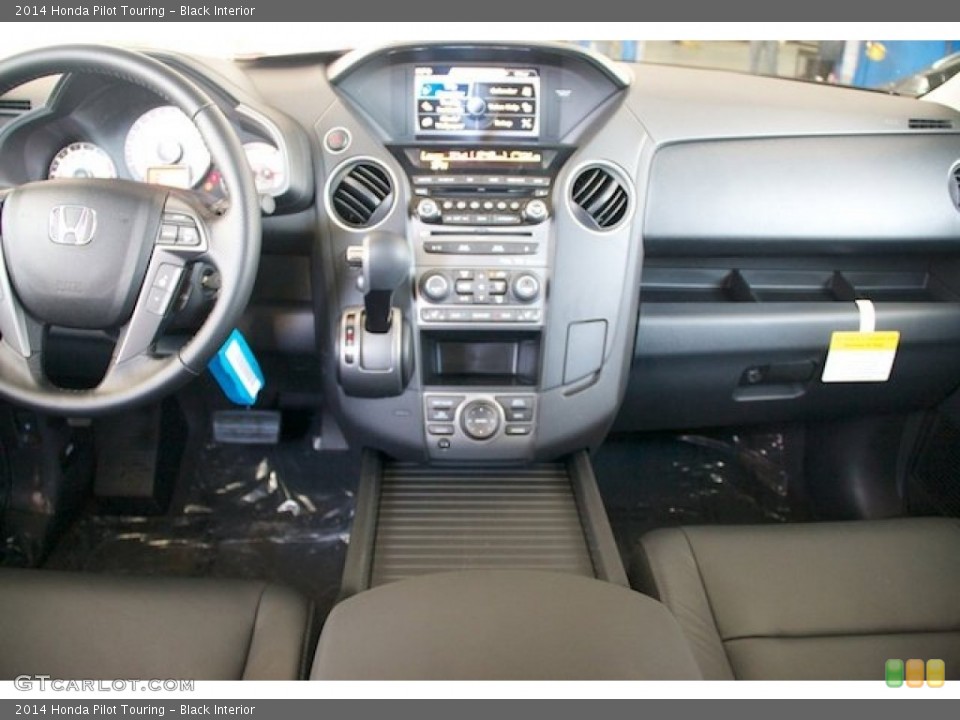 Black Interior Dashboard for the 2014 Honda Pilot Touring #87279306