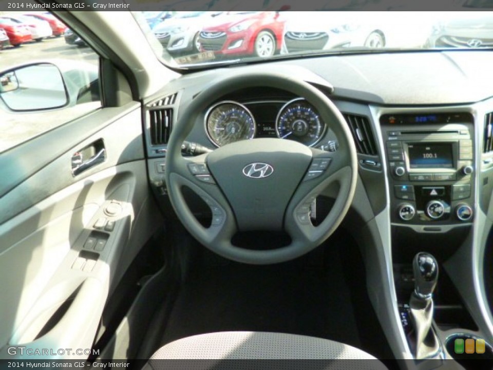 Gray Interior Dashboard for the 2014 Hyundai Sonata GLS #87282373
