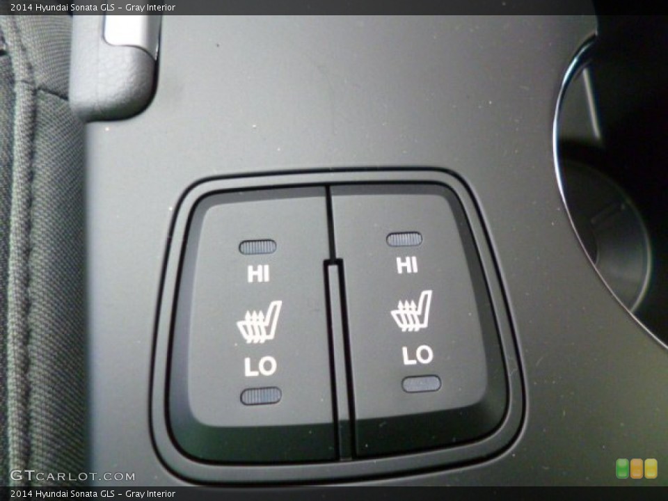 Gray Interior Controls for the 2014 Hyundai Sonata GLS #87282456
