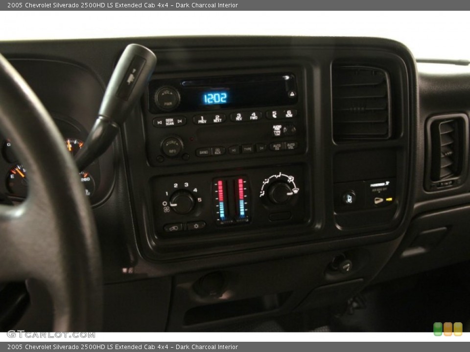Dark Charcoal Interior Controls for the 2005 Chevrolet Silverado 2500HD LS Extended Cab 4x4 #87312642