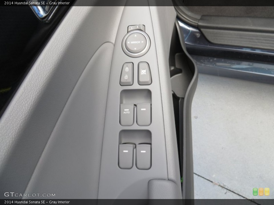 Gray Interior Controls for the 2014 Hyundai Sonata SE #87337006