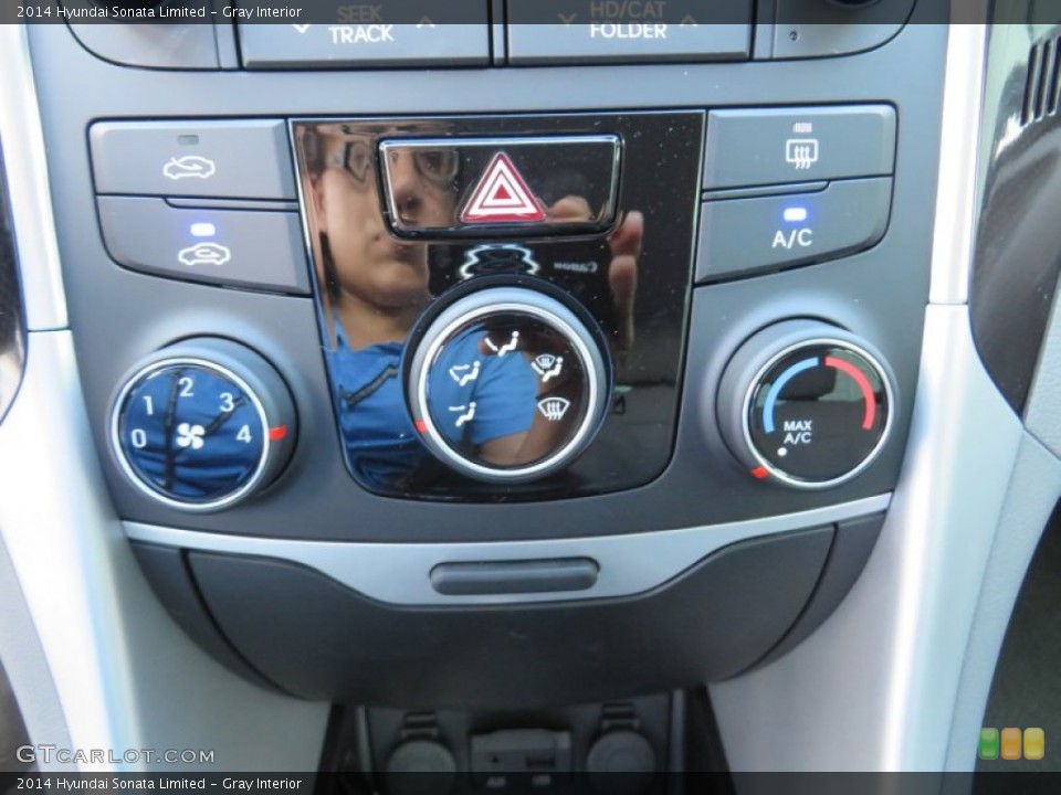 Gray Interior Controls for the 2014 Hyundai Sonata Limited #87340546