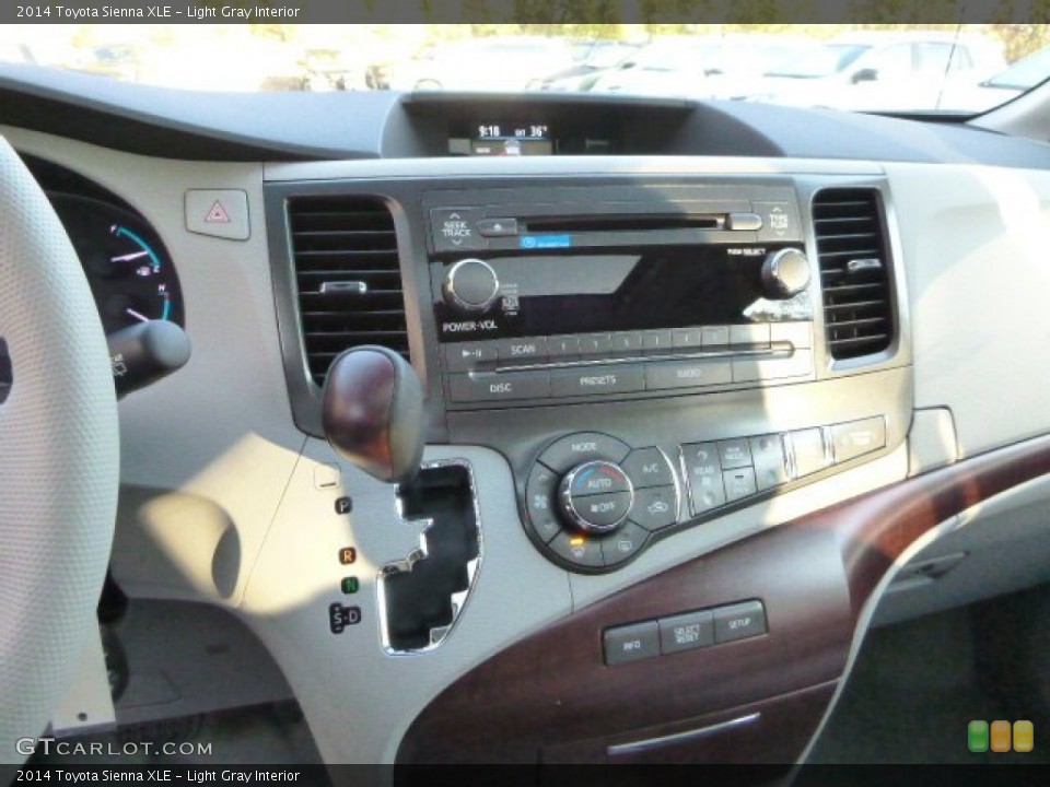 Light Gray Interior Controls for the 2014 Toyota Sienna XLE #87378171
