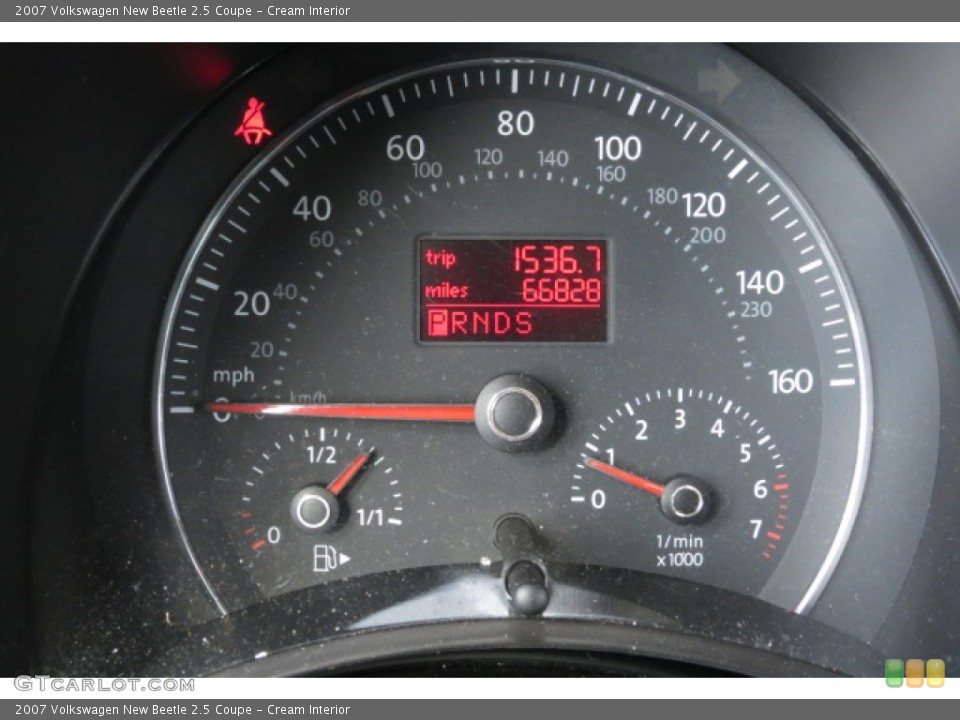 Cream Interior Gauges for the 2007 Volkswagen New Beetle 2.5 Coupe #87407014