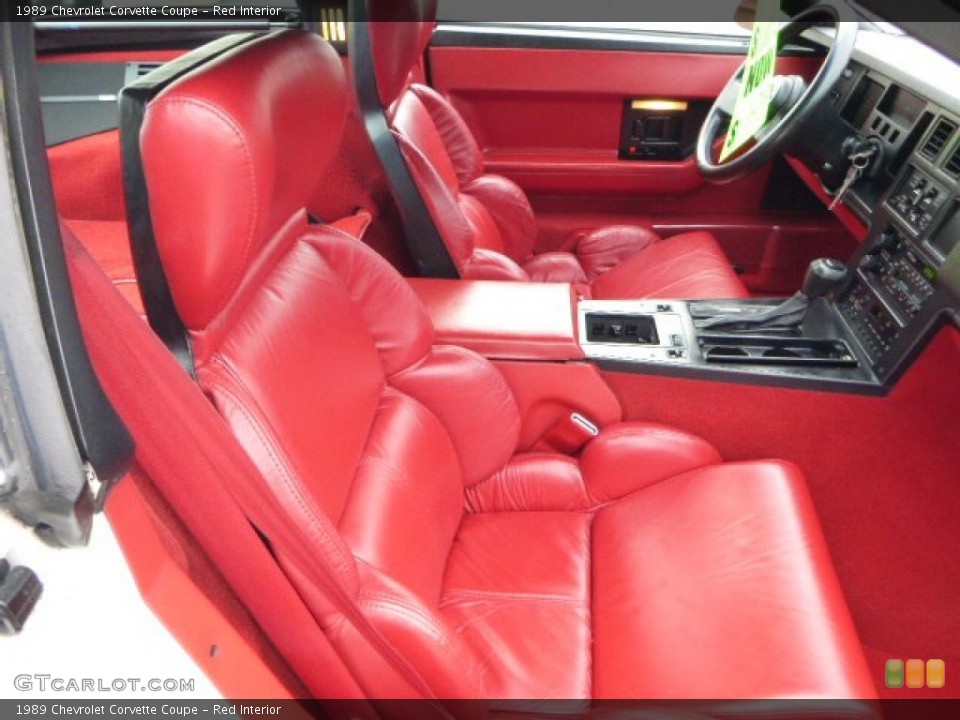 Red Interior Photo for the 1989 Chevrolet Corvette Coupe #87451910