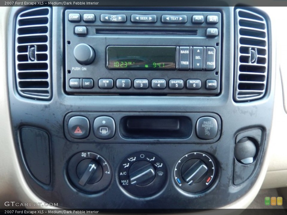 Medium/Dark Pebble Interior Controls for the 2007 Ford Escape XLS #87453968