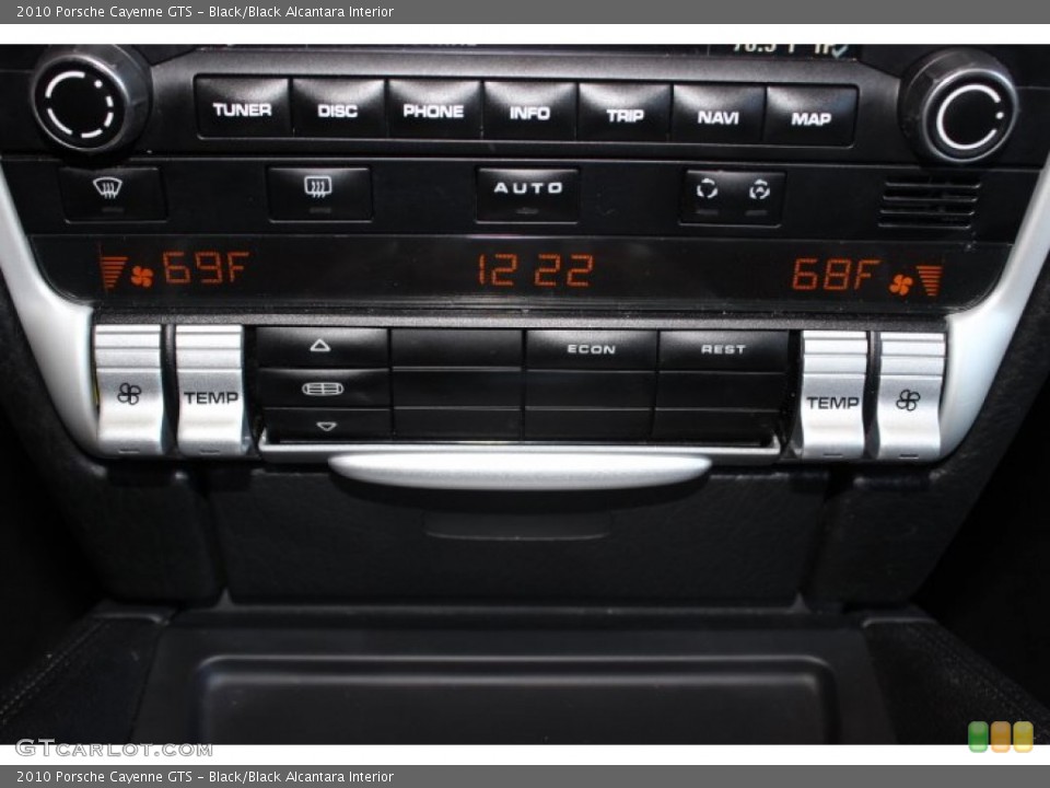 Black/Black Alcantara Interior Controls for the 2010 Porsche Cayenne GTS #87484787