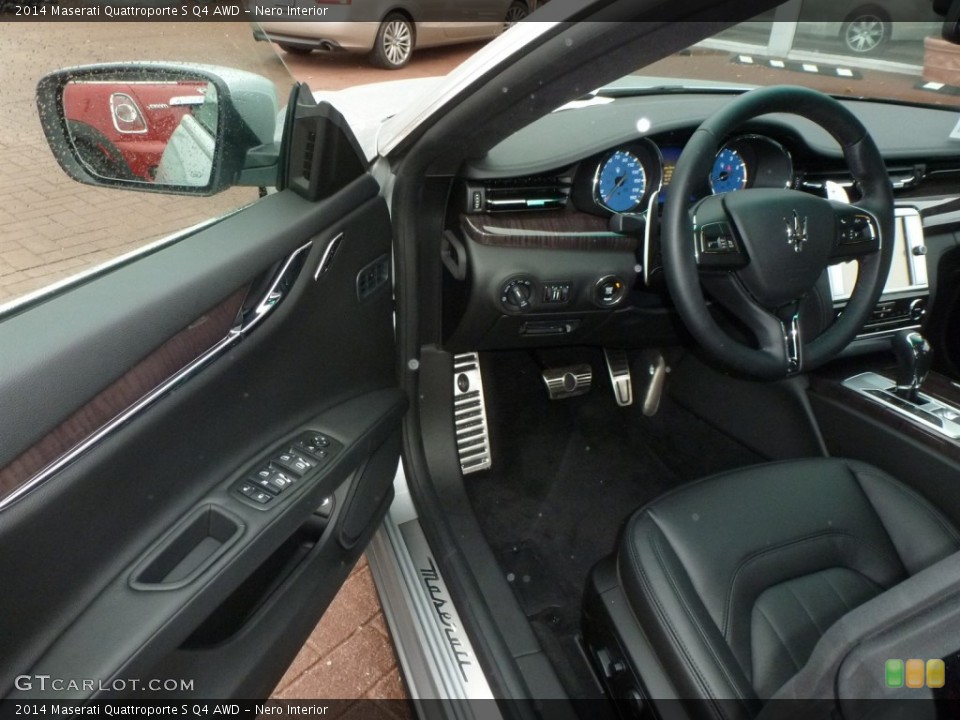 Nero Interior Dashboard for the 2014 Maserati Quattroporte S Q4 AWD #87603193
