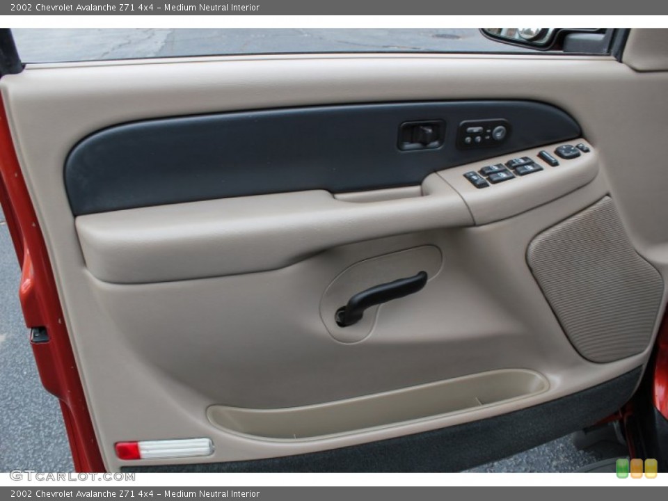 Medium Neutral Interior Door Panel for the 2002 Chevrolet Avalanche Z71 4x4 #87609904