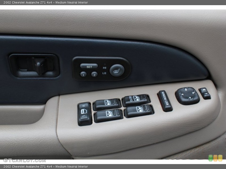 Medium Neutral Interior Controls for the 2002 Chevrolet Avalanche Z71 4x4 #87609928