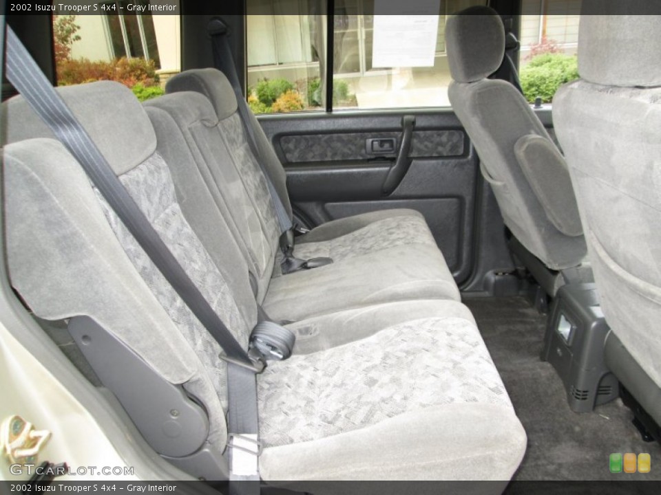 Gray Interior Rear Seat for the 2002 Isuzu Trooper S 4x4 #87634984