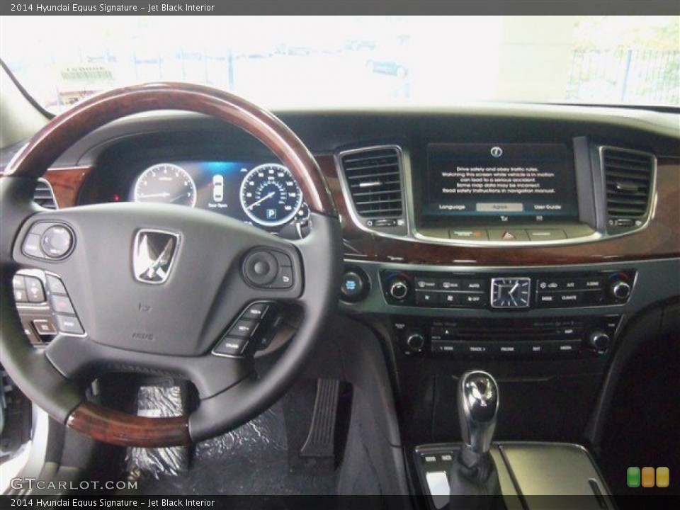 Jet Black Interior Dashboard for the 2014 Hyundai Equus Signature #87648712