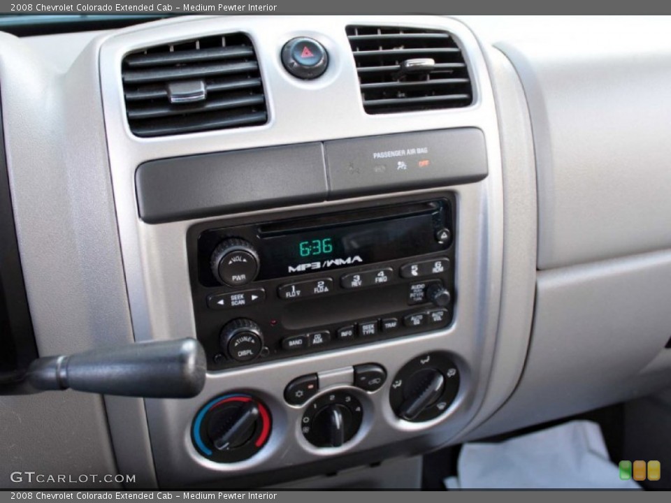 Medium Pewter Interior Controls for the 2008 Chevrolet Colorado Extended Cab #87651436