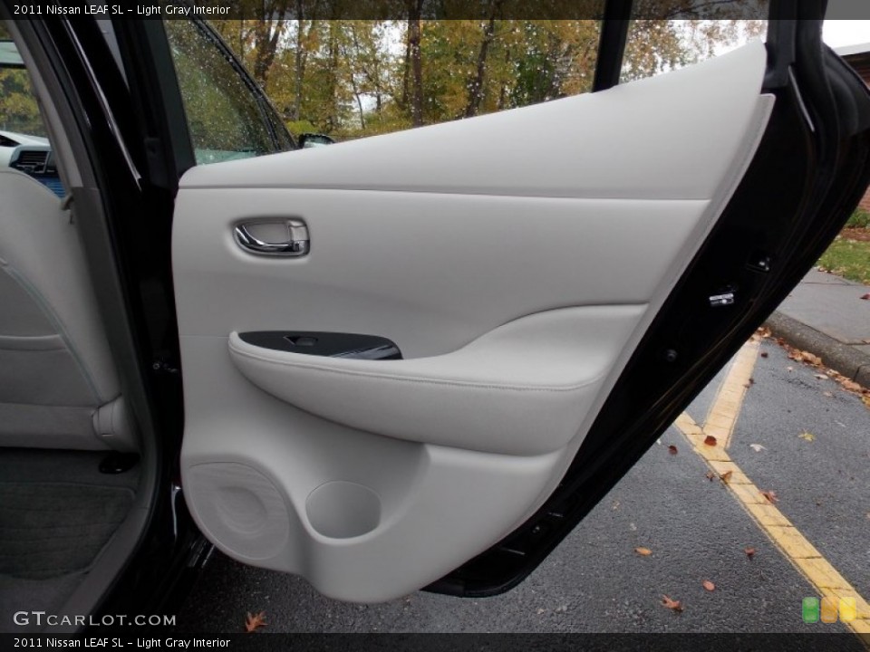 Light Gray Interior Door Panel for the 2011 Nissan LEAF SL #87681818