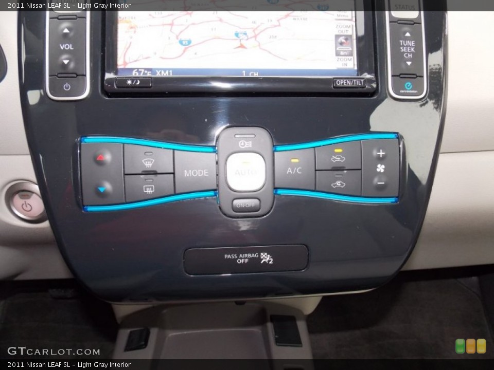 Light Gray Interior Controls for the 2011 Nissan LEAF SL #87682100