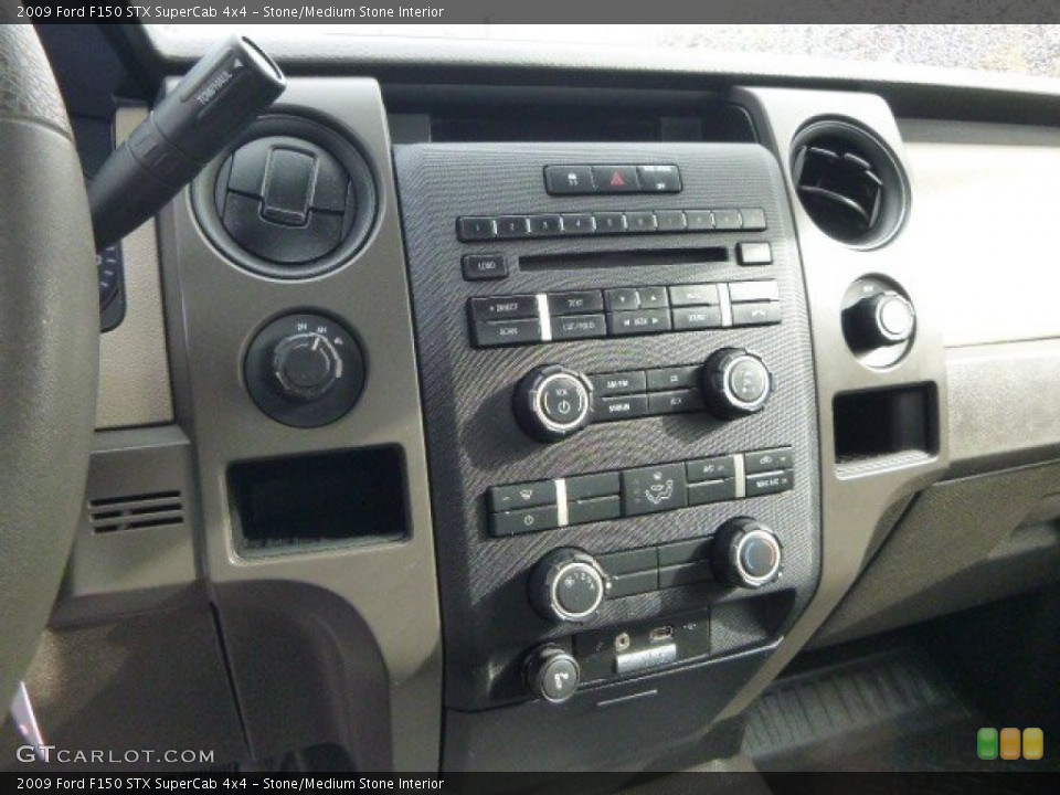 Stone/Medium Stone Interior Controls for the 2009 Ford F150 STX SuperCab 4x4 #87697904