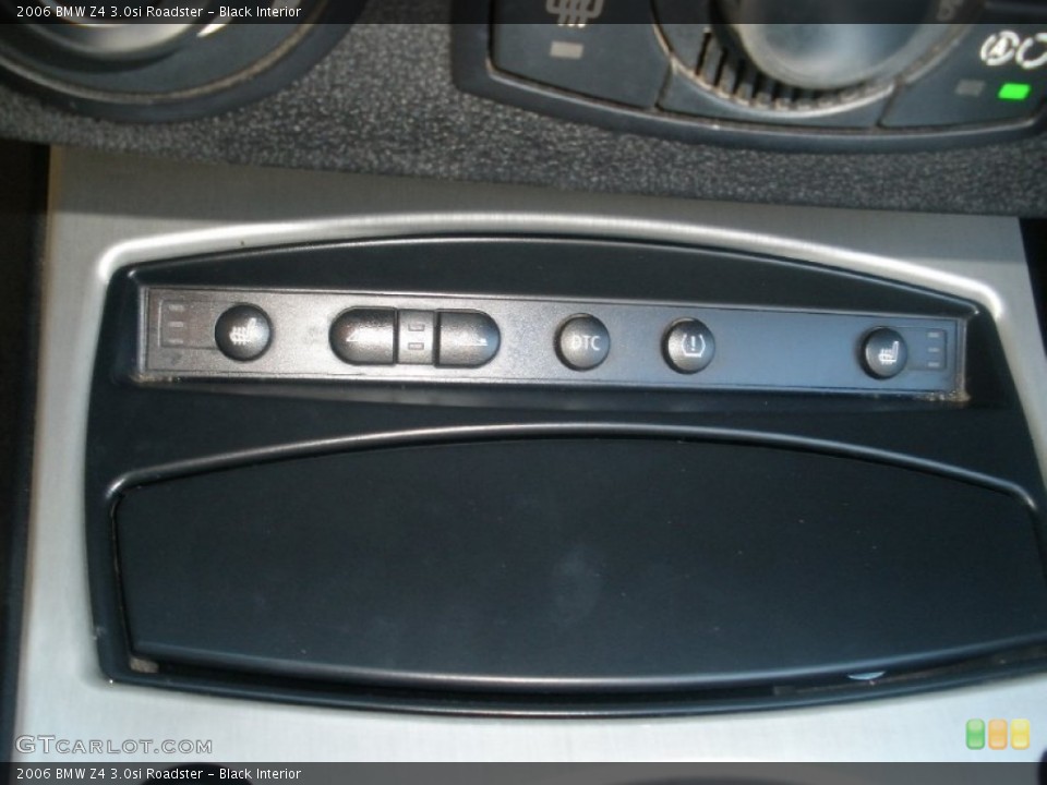 Black Interior Controls for the 2006 BMW Z4 3.0si Roadster #87710309