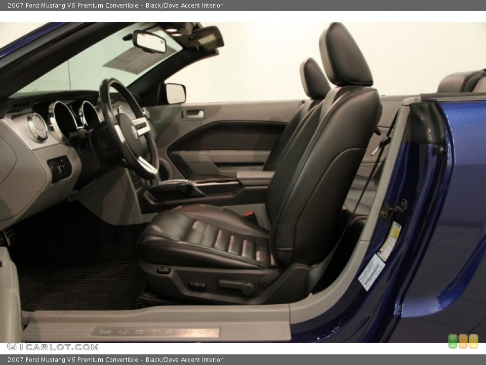 Black/Dove Accent Interior Photo for the 2007 Ford Mustang V6 Premium Convertible #87724630