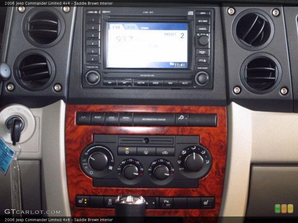 Saddle Brown Interior Controls for the 2006 Jeep Commander Limited 4x4 #87898687