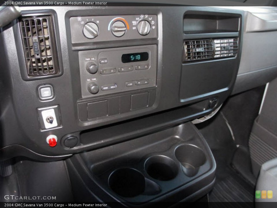 Medium Pewter Interior Controls for the 2004 GMC Savana Van 3500 Cargo #87916441