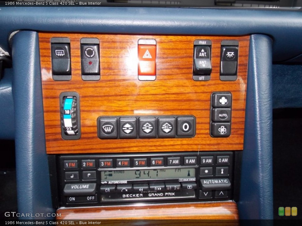 Blue Interior Controls for the 1986 Mercedes-Benz S Class 420 SEL #87991824