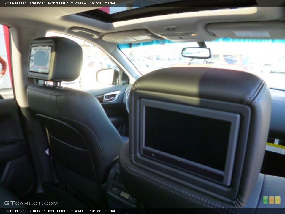 Charcoal Interior Entertainment System for the 2014 Nissan Pathfinder Hybrid Platinum AWD #88062213