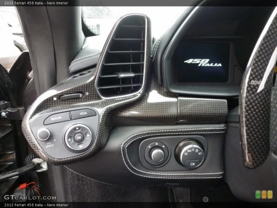 Nero Interior Controls for the 2013 Ferrari 458 Italia #88233303