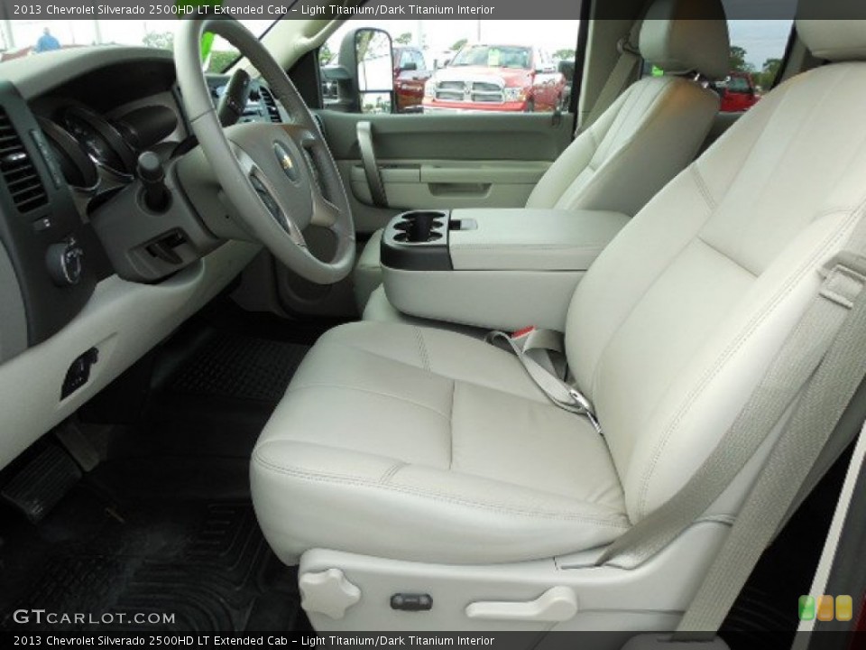 Light Titanium/Dark Titanium Interior Photo for the 2013 Chevrolet Silverado 2500HD LT Extended Cab #88302723