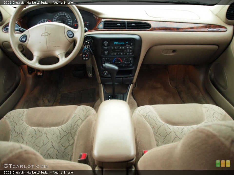Neutral Interior Photo for the 2002 Chevrolet Malibu LS Sedan #88319413