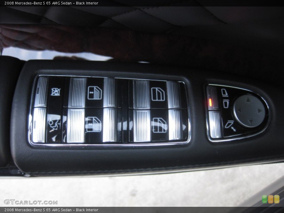 Black Interior Controls for the 2008 Mercedes-Benz S 65 AMG Sedan #88323043