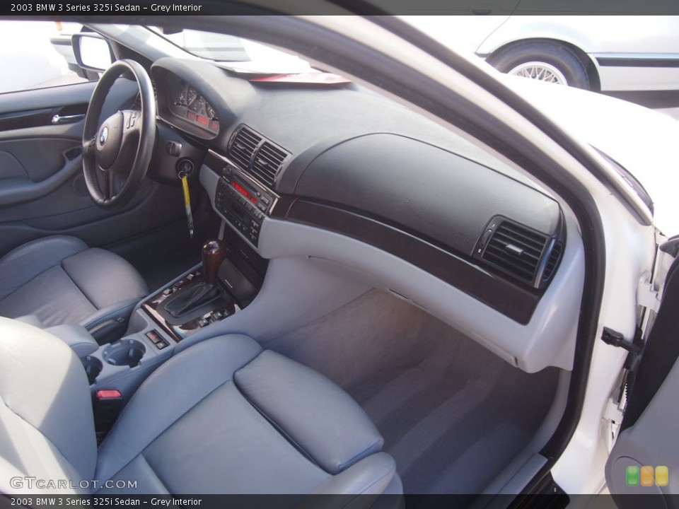 Grey Interior Dashboard for the 2003 BMW 3 Series 325i Sedan #88327765