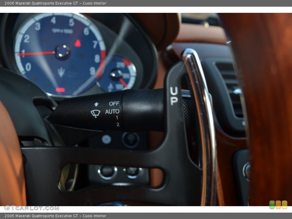 Cuoio Interior Controls for the 2006 Maserati Quattroporte Executive GT #88369130