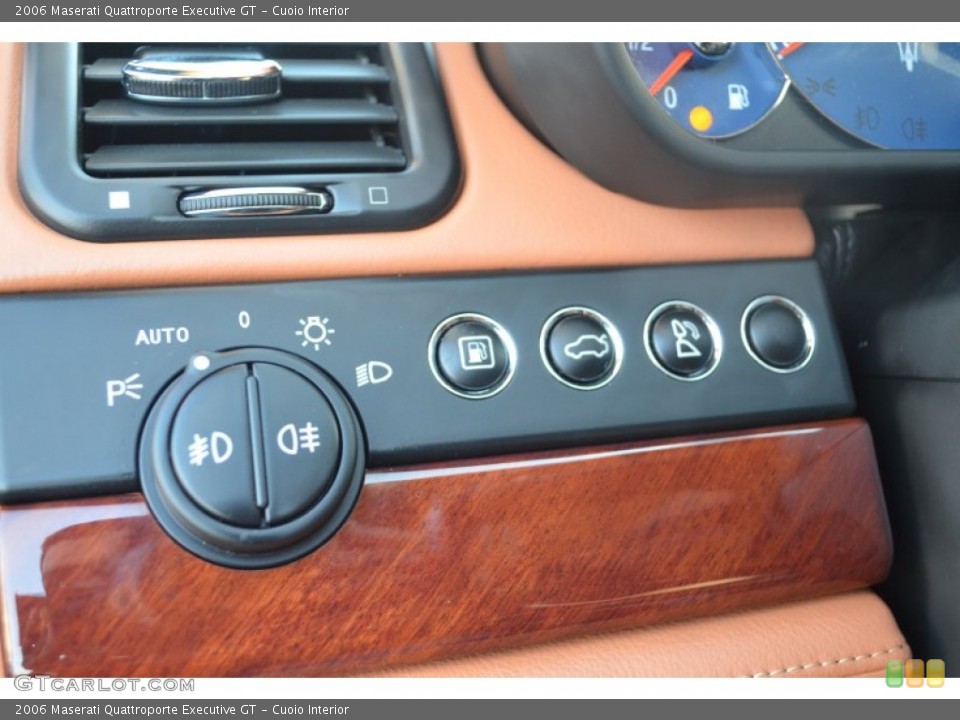 Cuoio Interior Controls for the 2006 Maserati Quattroporte Executive GT #88369187