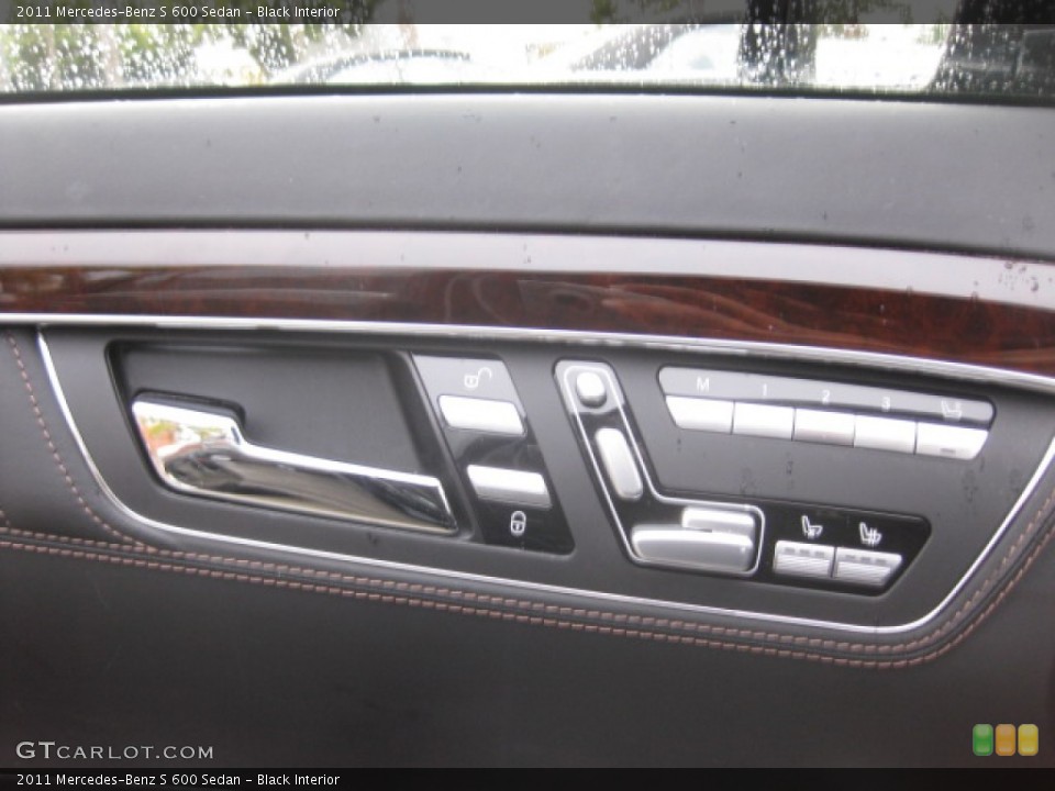 Black Interior Controls for the 2011 Mercedes-Benz S 600 Sedan #88380221