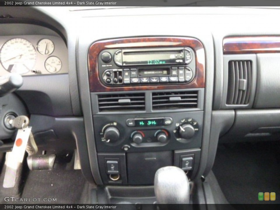 Dark Slate Gray Interior Controls for the 2002 Jeep Grand Cherokee Limited 4x4 #88384847