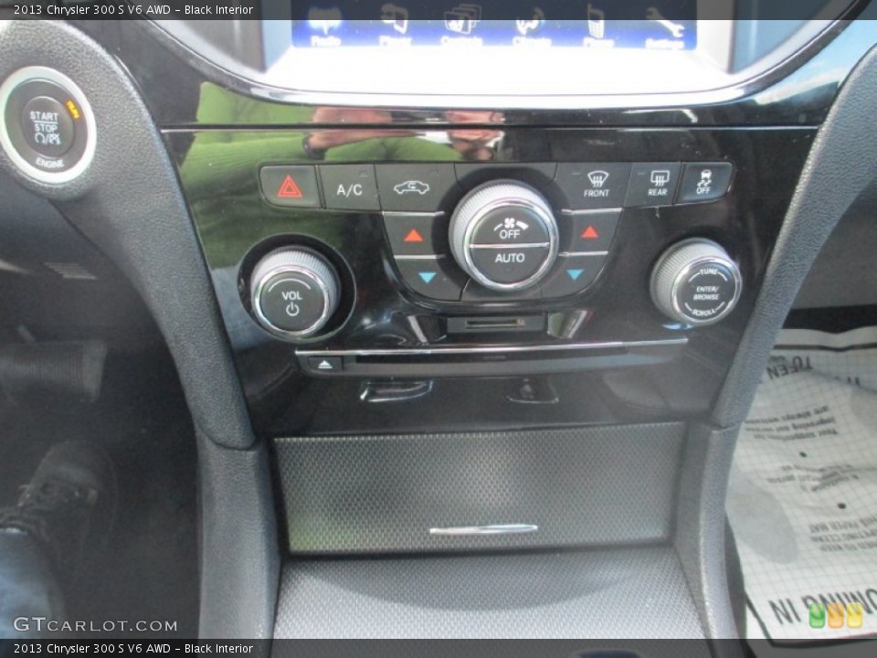 Black Interior Controls for the 2013 Chrysler 300 S V6 AWD #88413951