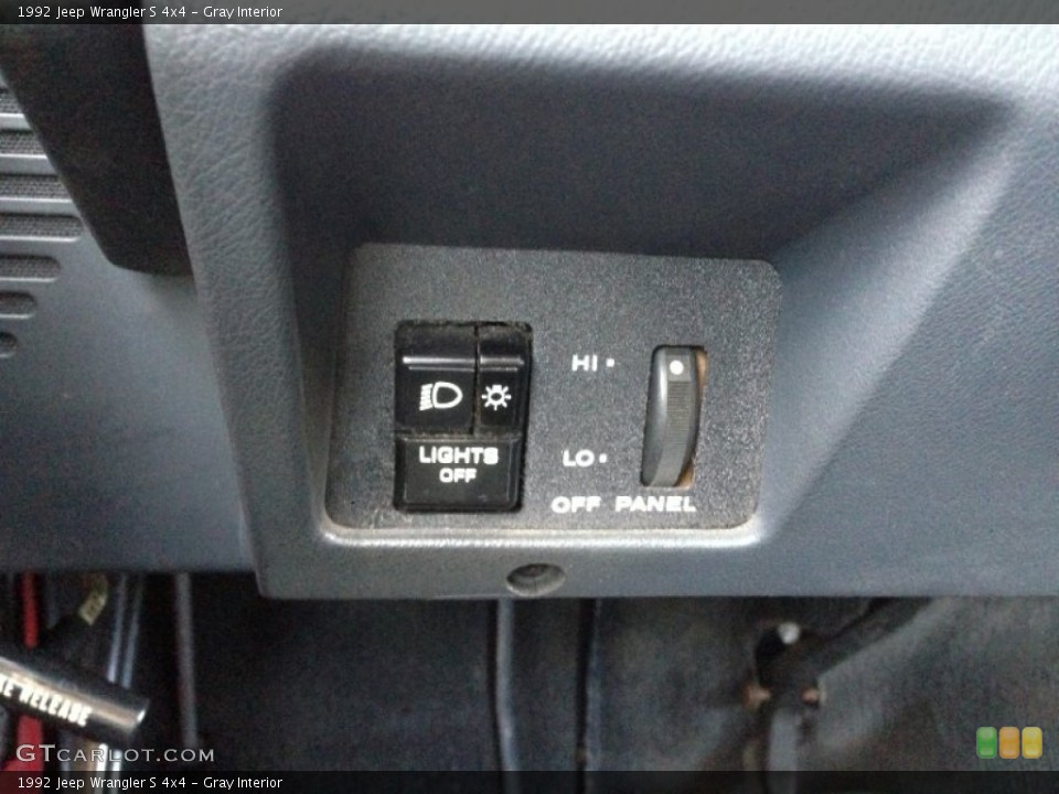 Gray Interior Controls for the 1992 Jeep Wrangler S 4x4 #88474923