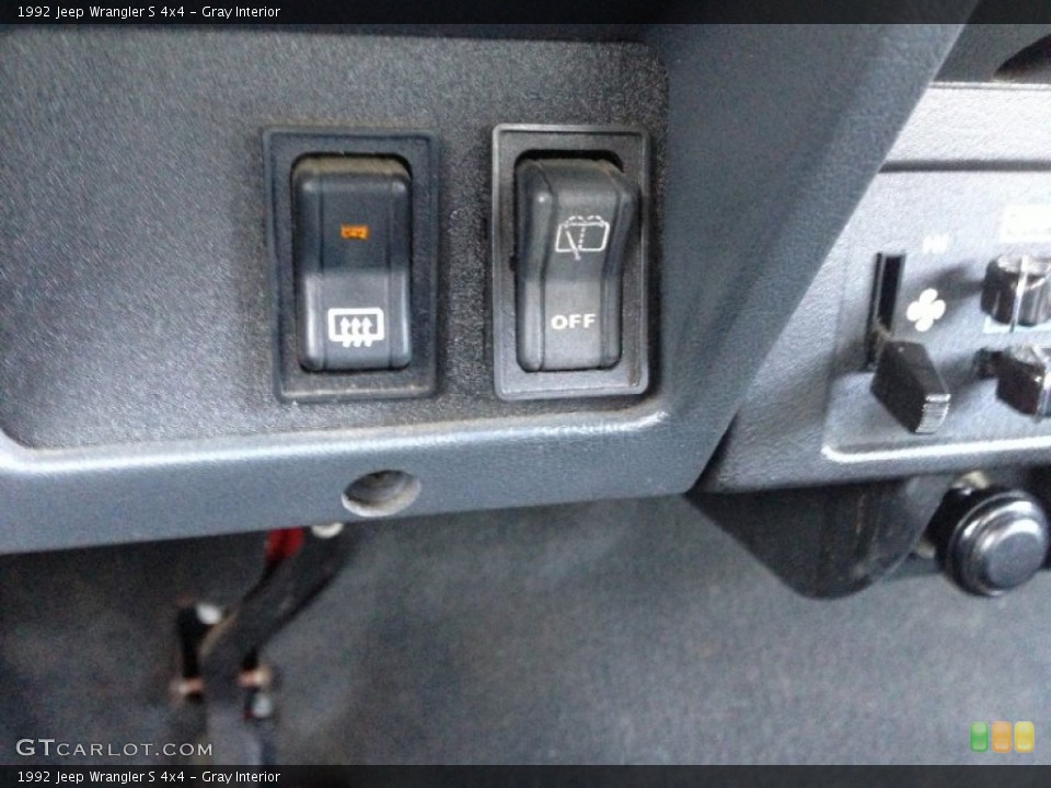 Gray Interior Controls for the 1992 Jeep Wrangler S 4x4 #88474947