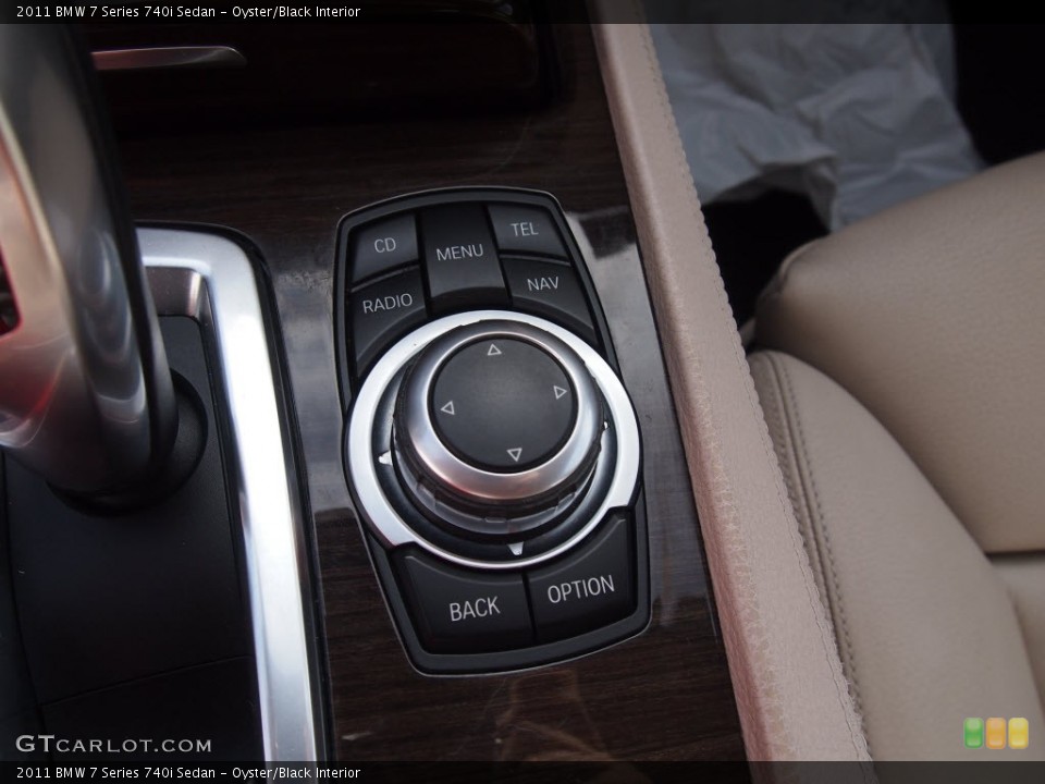 Oyster/Black Interior Controls for the 2011 BMW 7 Series 740i Sedan #88477365