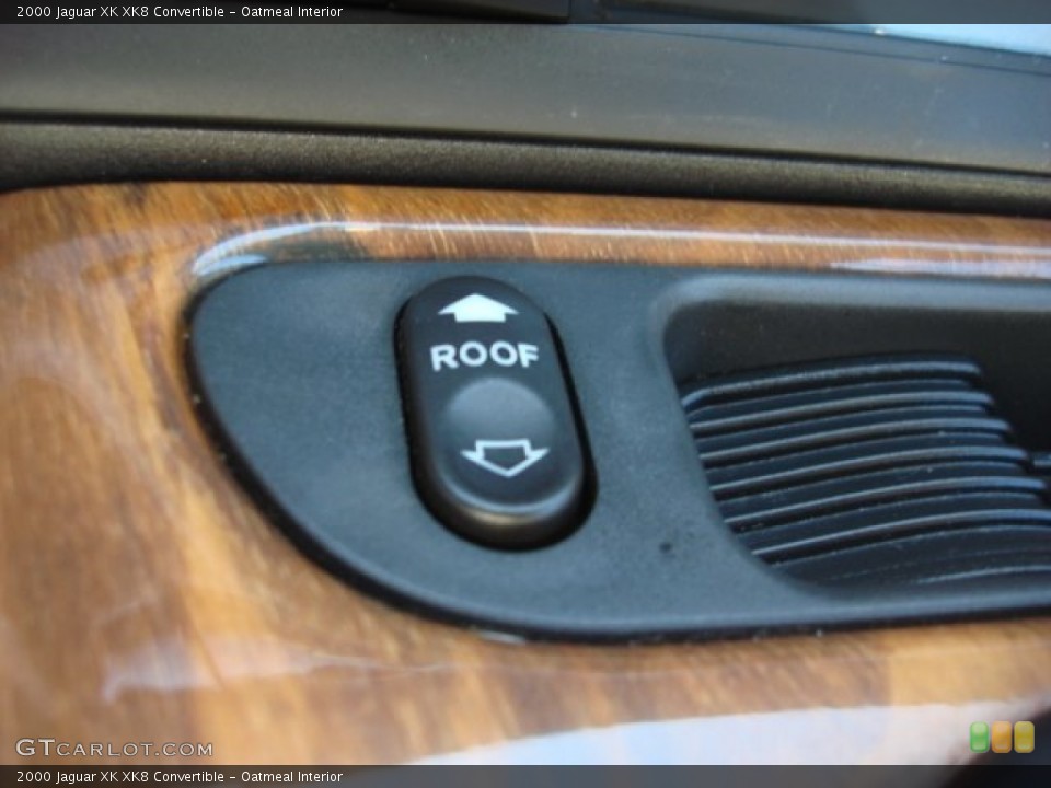 Oatmeal Interior Controls for the 2000 Jaguar XK XK8 Convertible #88499370