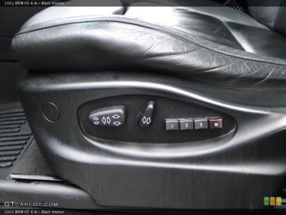 Black Interior Controls for the 2001 BMW X5 4.4i #88545478