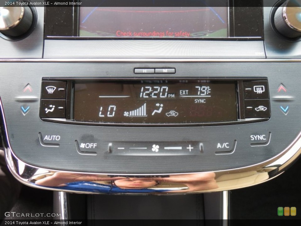 Almond Interior Controls for the 2014 Toyota Avalon XLE #88550720