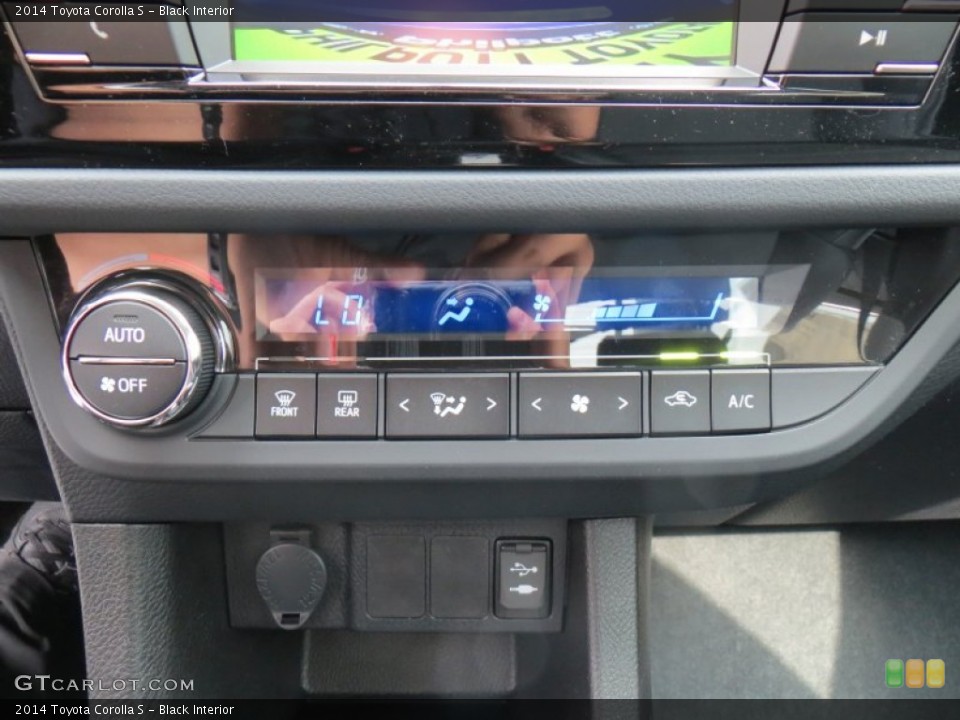 Black Interior Controls for the 2014 Toyota Corolla S #88561738
